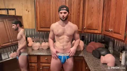 Snapshot of alphazack14 chatting on December 8, 5:28 am alphazack14 online show from December 8, 5:28 am