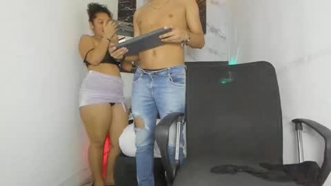 aly_n_sebas online show from September 9, 12:38 pm