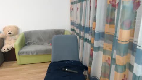 Alice online show from December 4, 9:42 am