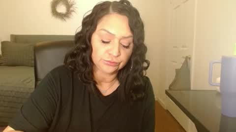 Alyssiaamorexo online show from November 4, 9:27 pm