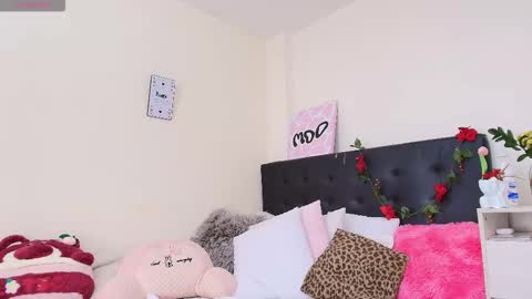 Isabella online show from December 20, 6:59 pm