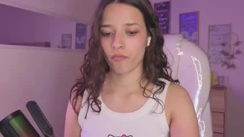 Snapshot of amaia_daniells chatting on October 3, 4:10 am B I A N C A online show from October 3, 4:10 am