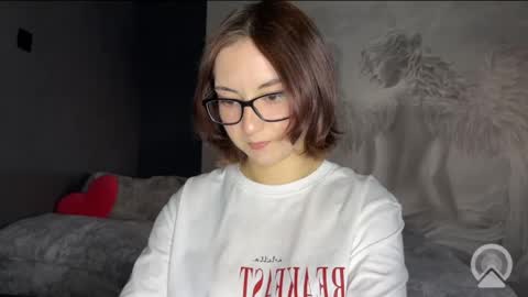 amalia_lambert13 online show from May 28, 7:23 pm