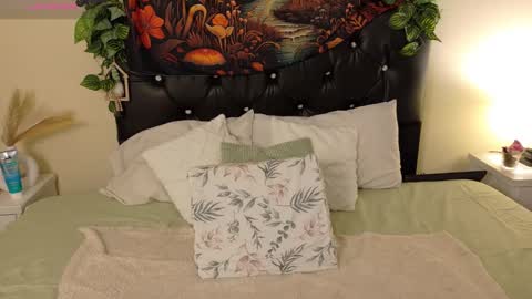 Snapshot of amand1_sweet chatting on October 11, 1:38 pm online show from October 11, 1:38 pm