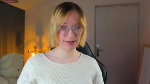 Snapshot of amanda_butlerr chatting on October 25, 10:03 am Hi im Amanda online show from October 25, 10:03 am