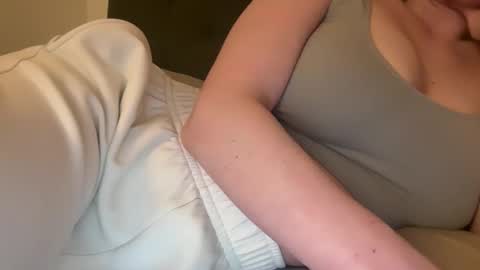 amandalovescock123 online show from April 15, 6:11 pm