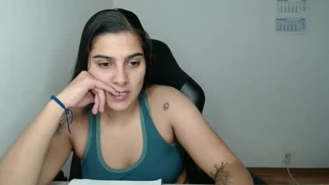 amandamuscle online show from November 17, 9:50 pm