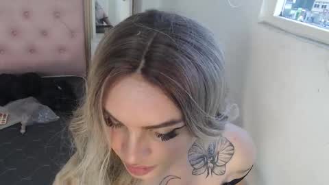 amapola_hs online show from December 19, 10:38 pm