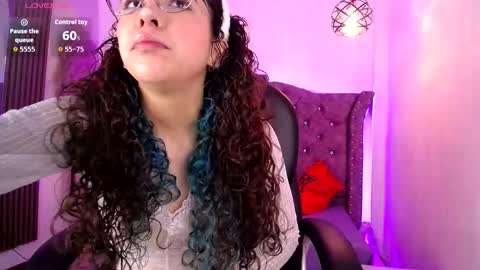 amara_davis1 online show from September 17, 10:41 am