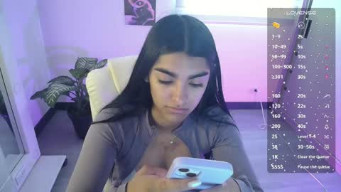 amara_silk online show from May 29, 8:18 pm
