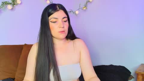 Amara Vega  online show from February 5, 7:45 am