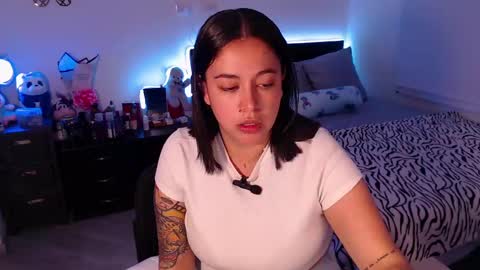 Mila  online show from February 19, 12:03 am