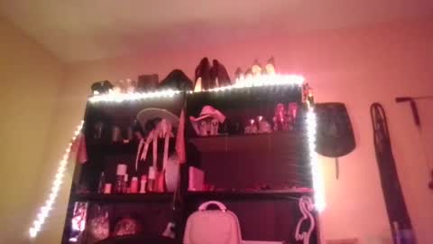 Snapshot of amayamillarodriguez chatting on December 28, 8:48 am amayamillarodriguez online show from December 28, 8:48 am