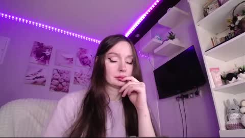 Snapshot of amazing_agness chatting on March 8, 8:11 am amazing_agness online show from March 8, 8:11 am