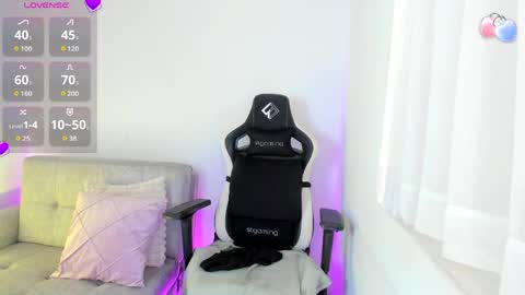 ana online show from April 7, 6:10 pm