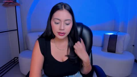Snapshot of ambarjames_ chatting on October 4, 12:03 pm Ambar online show from October 4, 12:03 pm