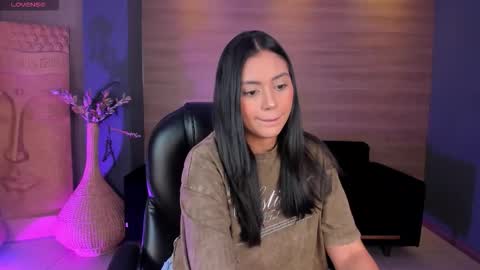 Snapshot of ambarjames_ chatting on October 21, 11:37 am Ambar online show from October 21, 11:37 am