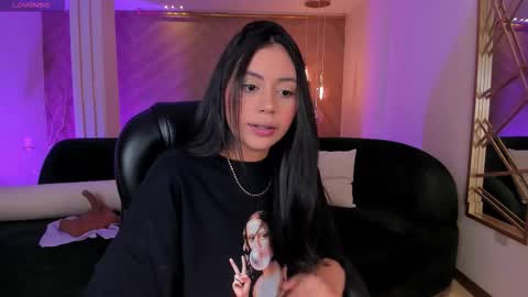 Snapshot of ambarjames_ chatting on October 16, 11:54 am Ambar online show from October 16, 11:54 am