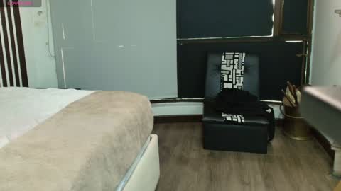 Ambar Ross online show from February 3, 7:10 pm