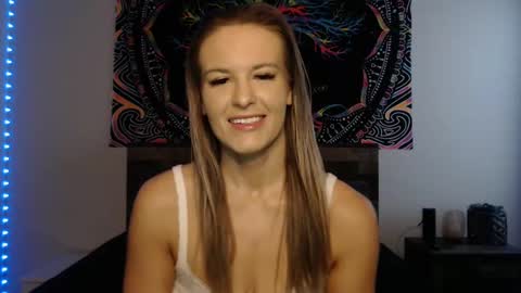 Snapshot of amber__xoxo chatting on January 8, 2:35 pm Amber online show from January 8, 2:35 pm