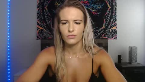 Amber online show from November 6, 4:10 pm