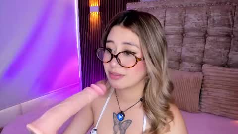 amber_palmer online show from June 16, 9:08 pm