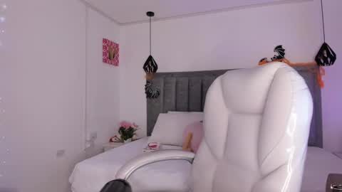 Michell  online show from October 27, 1:11 pm