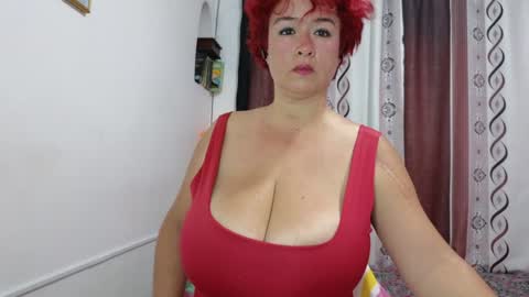 Snapshot of amberlissi chatting on January 22, 12:59 am LISSY online show from January 22, 12:59 am