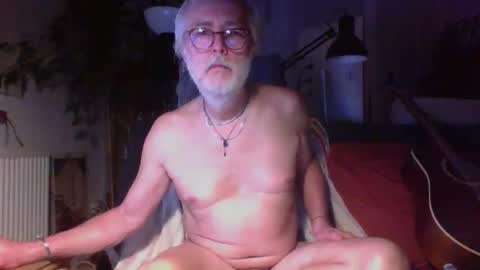 Amberr11 online show from November 10, 11:29 pm