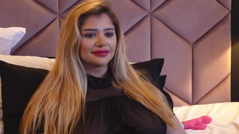 Amberseyes online show from February 13, 12:32 pm