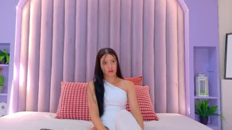 A M B E R  online show from April 6, 1:47 am