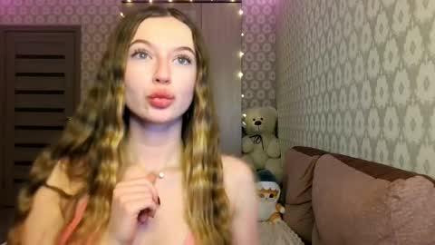 amelia_murmeow online show from May 5, 9:20 pm