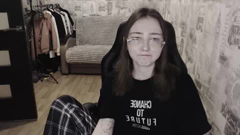 Amelia online show from December 11, 1:39 pm