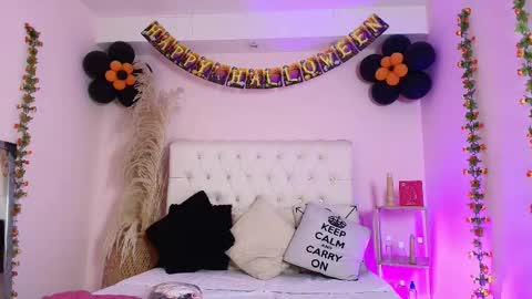 Snapshot of amelialoveace chatting on October 23, 1:01 pm amelialoveace online show from October 23, 1:01 pm