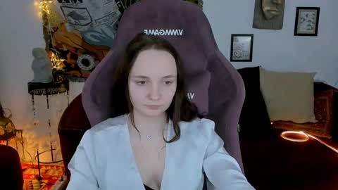 Snapshot of ameliamalina chatting on February 9, 8:32 am Amelia online show from February 9, 8:32 am