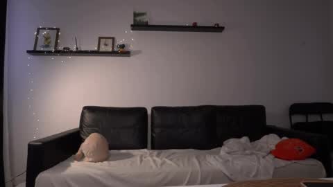 Amelia   online show from March 22, 3:49 pm