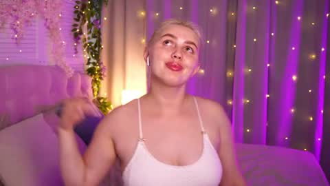  Amelia  online show from June 18, 9:14 am