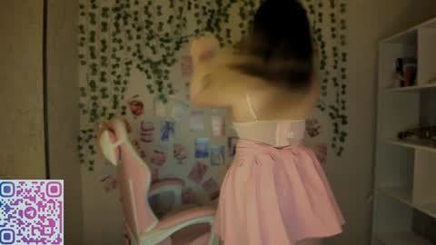 Amelie  James online show from January 20, 3:07 pm