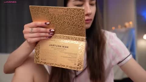 Amy  online show from November 17, 2:25 am