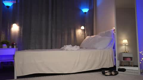 Amy  online show from December 1, 5:16 am