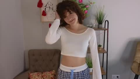 Alivia online show from May 21, 12:11 pm