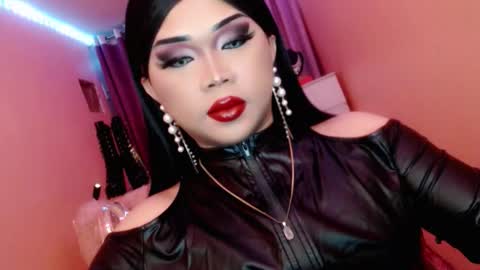 Queen Mireska online show from February 19, 4:28 pm