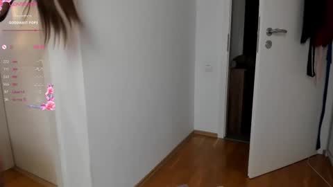 Amira online show from September 9, 2:50 pm