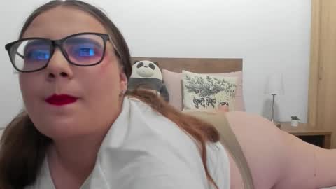 Amira Vyxen online show from October 8, 1:35 am