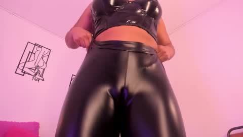 hi guys im ariani ill be off till december 1st for vacation if u want u can add me on snapchat by bio and talk or play there online show from January 16, 6:06 pm