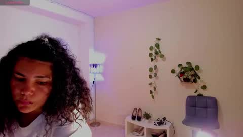 Amelya online show from October 13, 7:27 pm