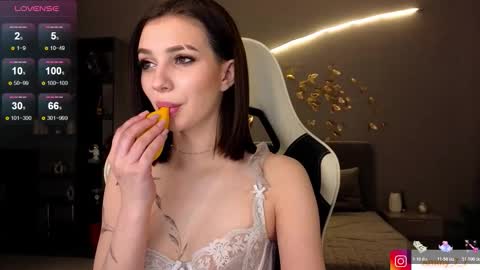 Ammy  dont forget to thumbs up me  online show from October 18, 10:08 am