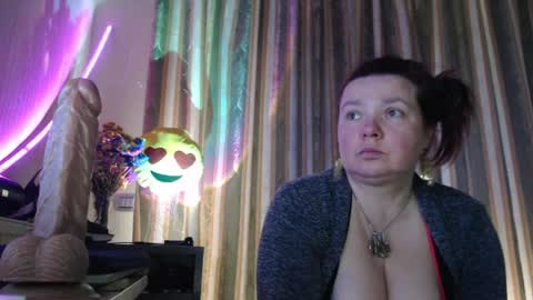 amorelara online show from May 21, 7:04 am