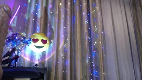amorelara online show from May 24, 10:33 am