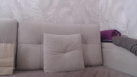 miss unforgettable online show from January 6, 6:50 am